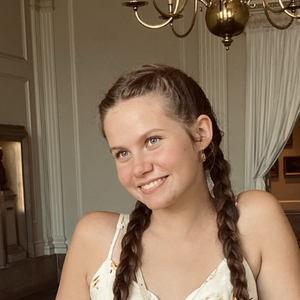 Tanya Vaniakin's avatar